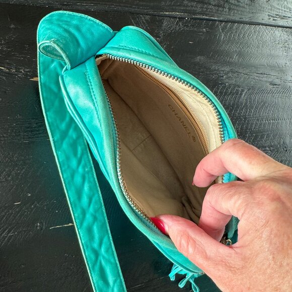 **RARE COLOR** Chanel Quilted Turquoise Crossbody Bag - Picture 5 of 12